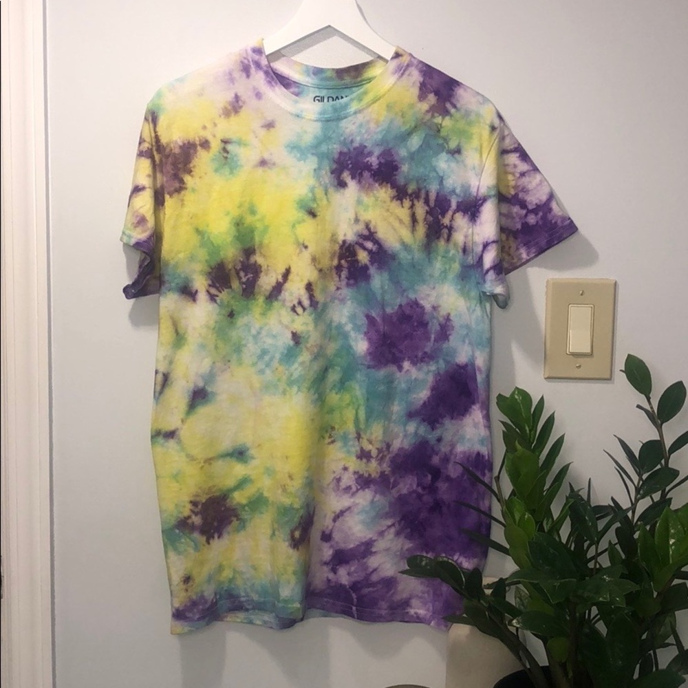 Gildan Adult Custom-Made CrewNeck T-Shirt